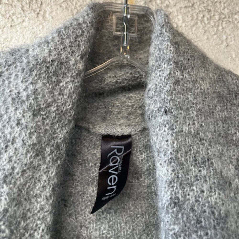 Icelandic Heathered Gray Wool Long Cardigan – new with tags - Picture 5 of 7